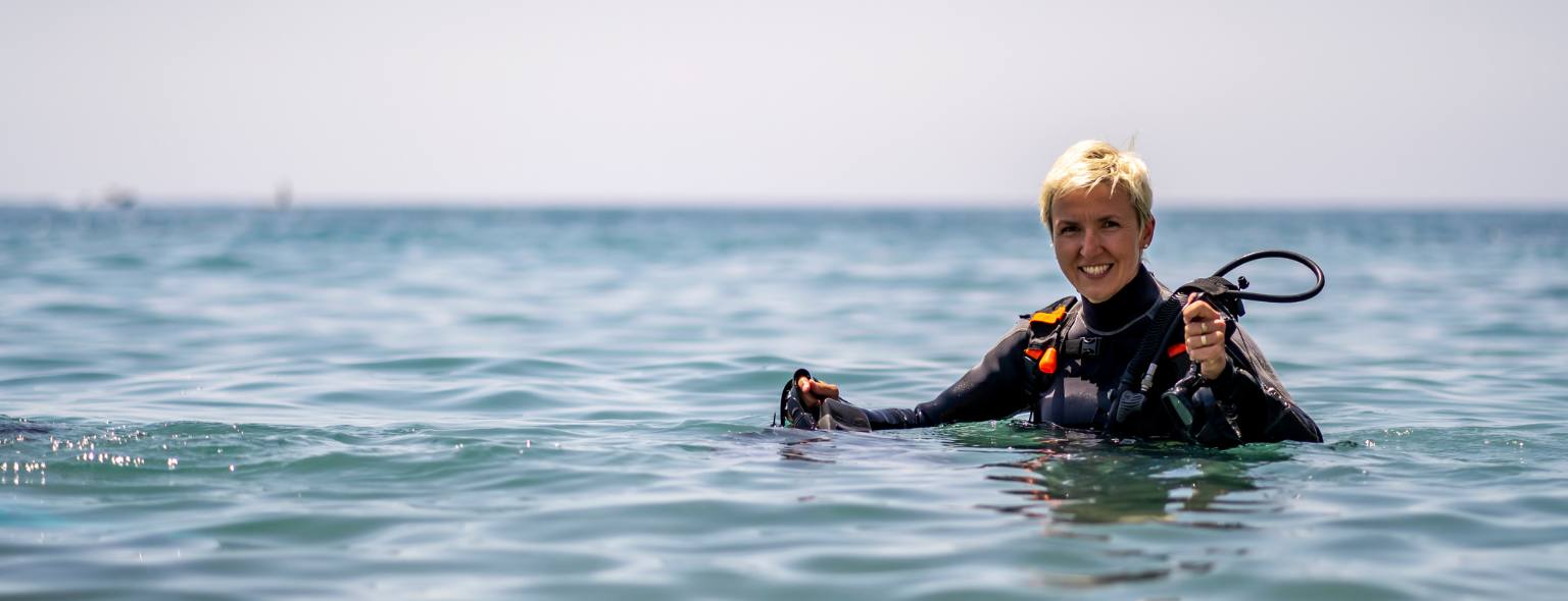 The Financial Depths of Scuba Diving: How Much Do Scuba Divers Make?