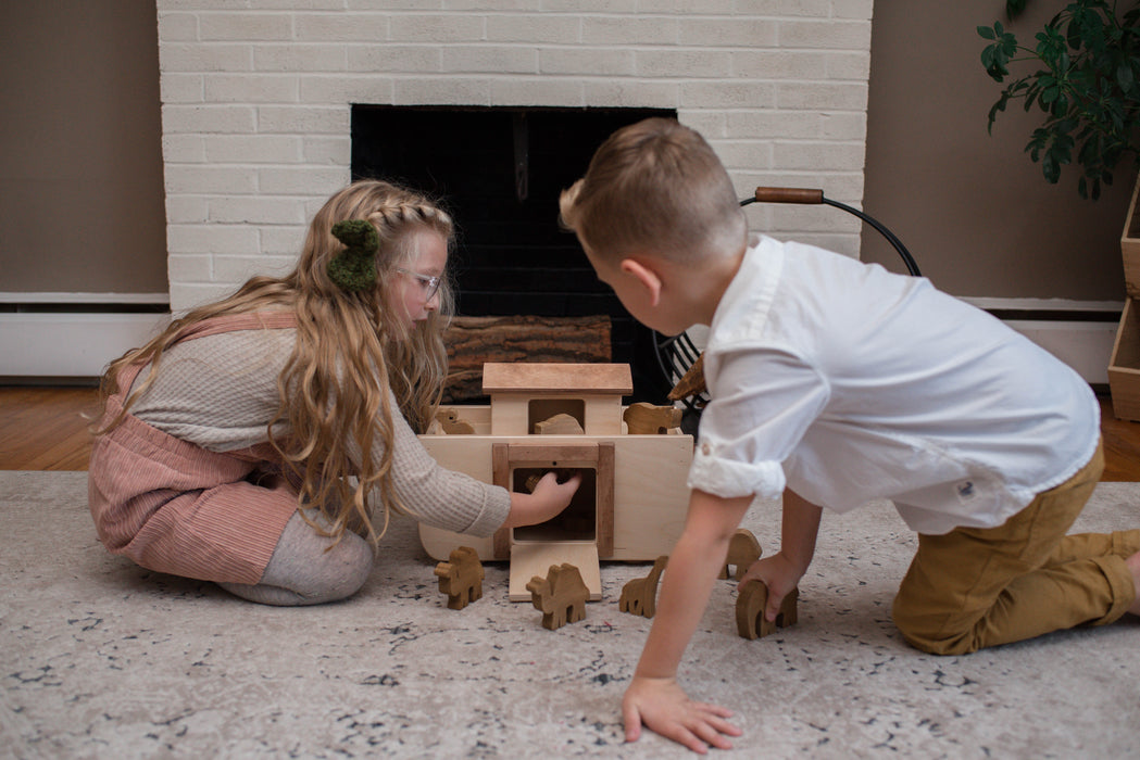 Amish Buggy Toys Small Wooden Noah's Ark Toy