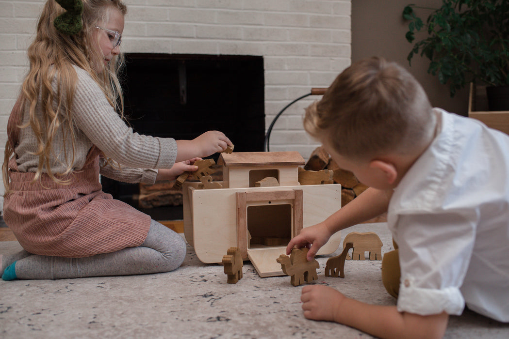 Amish Buggy Toys Small Wooden Noah's Ark Toy