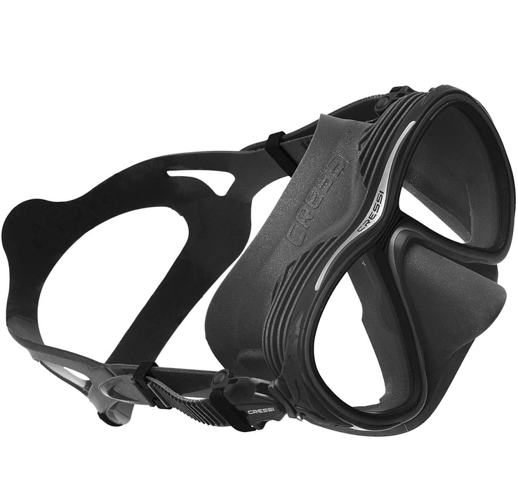 Cressi Quantum Dive Mask - Anti-Fog Thermoregulation Tech, Enhanced Downward Vision, Compact Italian Design