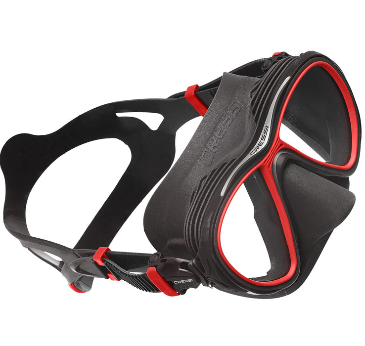 Cressi Quantum Dive Mask - Anti-Fog Thermoregulation Tech, Enhanced Downward Vision, Compact Italian Design