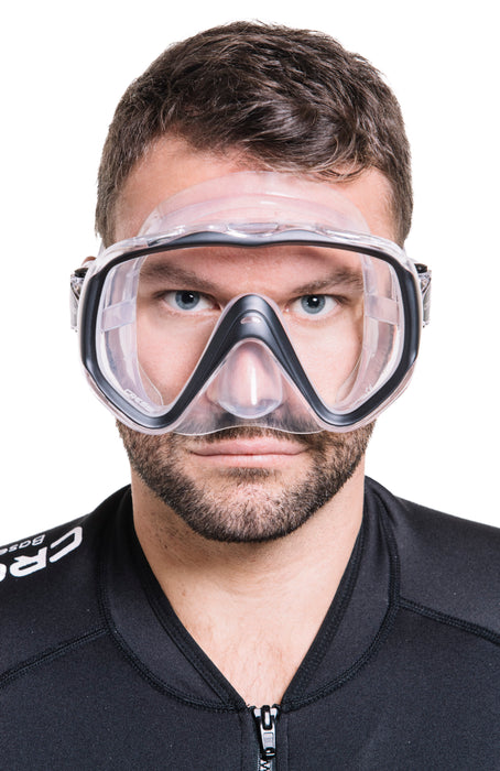 Cressi Liberty SCUBA Diving Mask: Wide View, Soft Silicone Skirt, and Easy Strap Adjustment