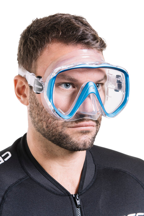 Cressi Liberty SCUBA Diving Mask: Wide View, Soft Silicone Skirt, and Easy Strap Adjustment